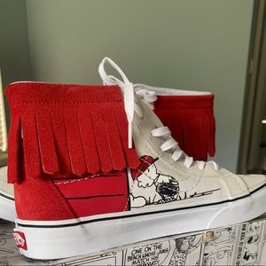 Vans Sk8t-Hi Moc Peanuts Dog House